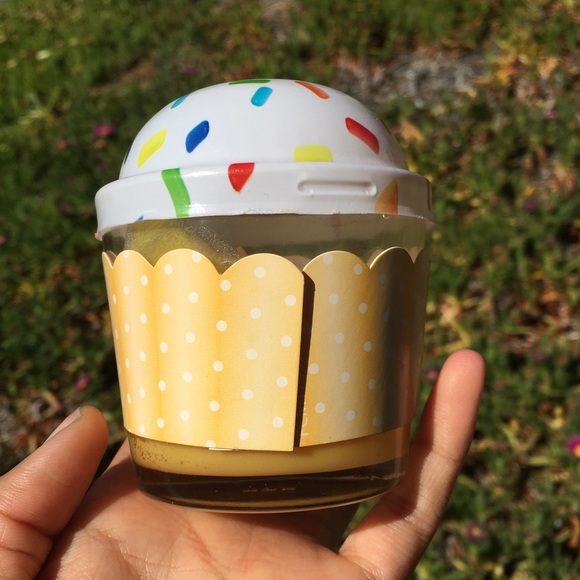 Cupcake candle, container candle - Picture 3 of 6